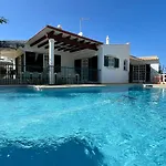 Poco - Private Pool - 16 Guests - فيلة